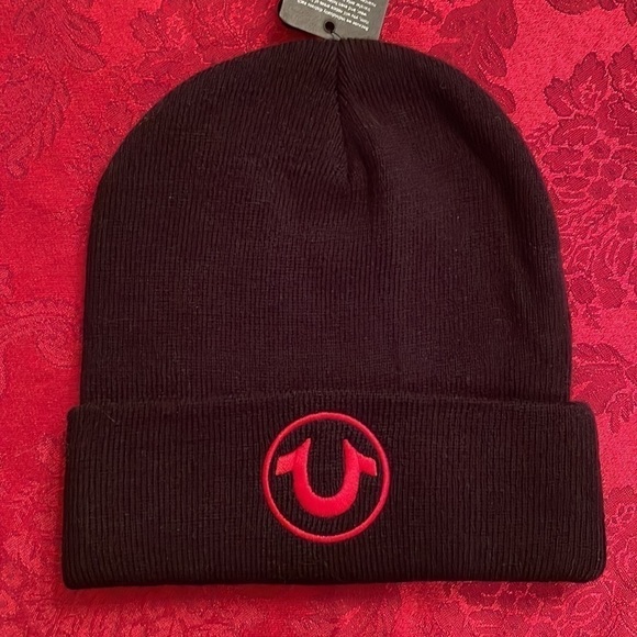 Brand New True Religion Black Knit Cuffed Beanie Hat Red Circle Horseshoe Logo - Picture 4 of 10